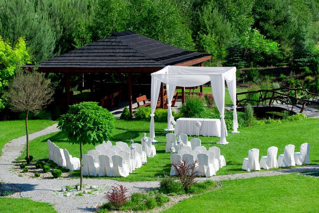 Hotel & Restauracja Okraglak Хенцины Экстерьер фото
